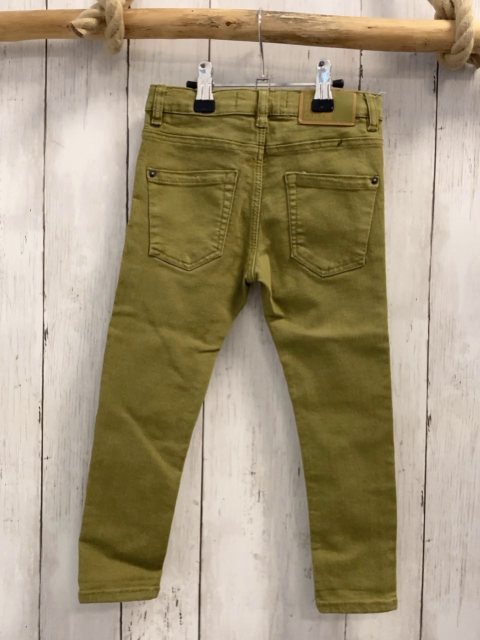 zara Hose Gr. 104  oliv Bund verstellbar