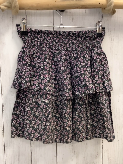   Rock Gr. 134  schwarz Blumen gesmokter Bund 