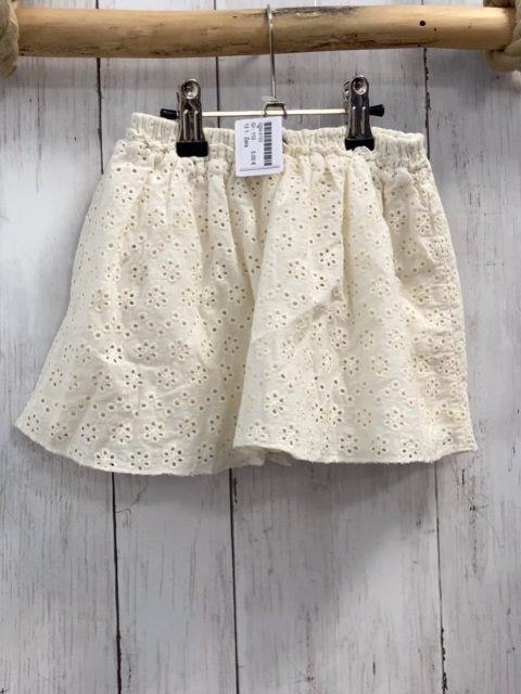 Zara  Rock Gr. 110  beige Überrock mit Lochstickerei 