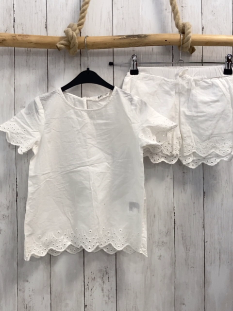 2tlg H&M  Sommerbluse + Shorts  Gr. 116  weiß Lochstickerei 
