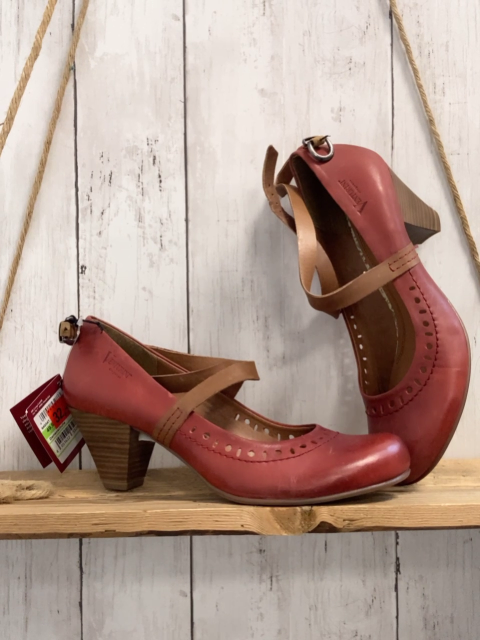 neu  Schuhe Gr. 40  rot Absatz NP 49,99€ reduziert auf 32€