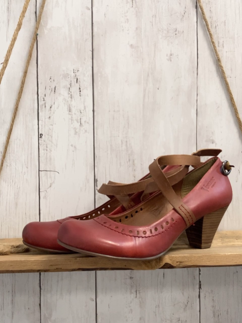 neu  Schuhe Gr. 40  rot Absatz NP 49,99€ reduziert auf 32€