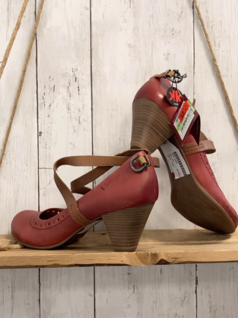 neu  Schuhe Gr. 40  rot Absatz NP 49,99€ reduziert auf 32€