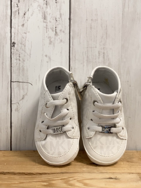 Michael Kors  Babyschühchen Gr. 18  weiß hellgraue Buchstabe MK