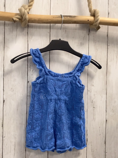Zara  Playsuit  Gr. 80  hellblau Strick Lochmuster 