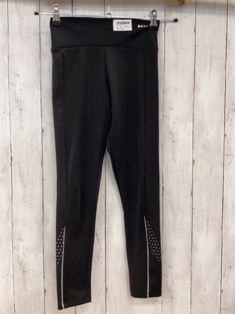 Zara  Sportleggings  Gr. 140  schwarz weiße Streifen + Dreiecke 