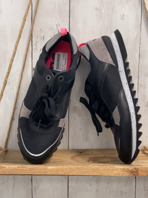 Superdry  Schuhe  Gr. 41  schwarz + grau mit schwarzen Punkten + grau 