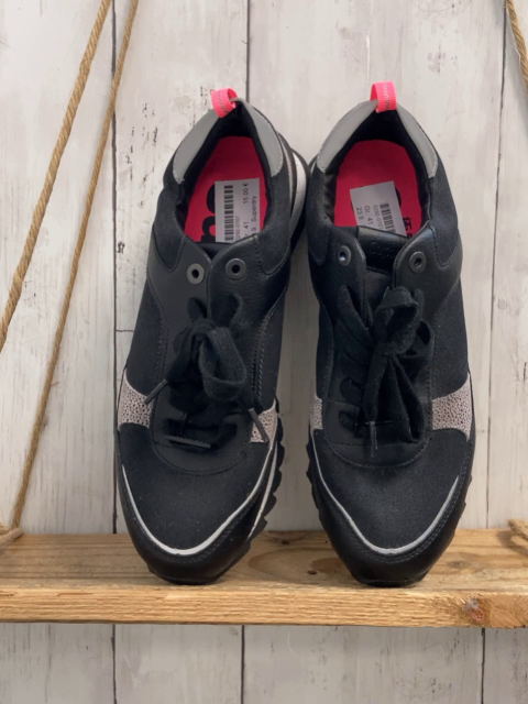 Superdry  Schuhe  Gr. 41  schwarz + grau mit schwarzen Punkten + grau 