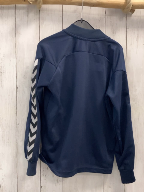 Hummel  Joggingjacke  Gr. 140  blau Ärmel mit schwarz weißen Zackenstreifen 