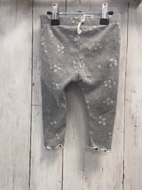 Zara  Leggings  Gr. 80  grau Rippen Blumen 