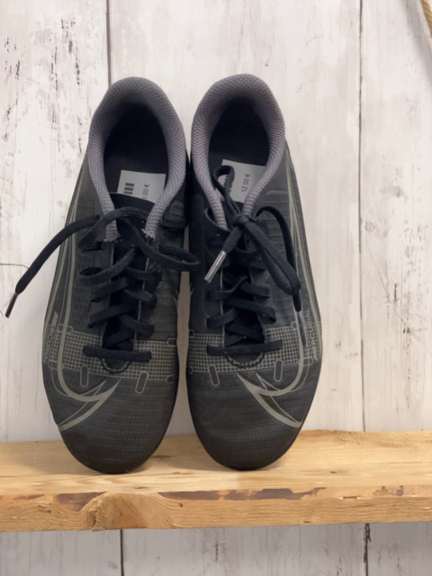 Nike  Fußballschuhe  Gr. 34  schwarz grau