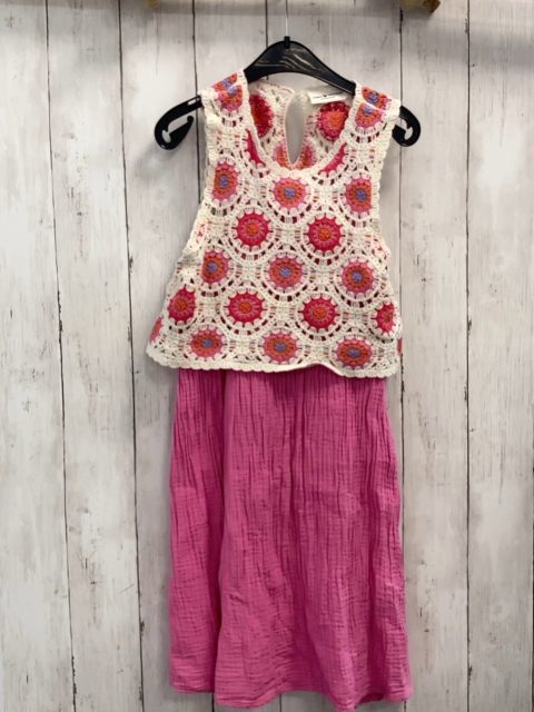Jonas Nielsen  Kleid  Gr. 134/140  beige Häkeloberteil mit Blumen pink Kleid mit Struktur