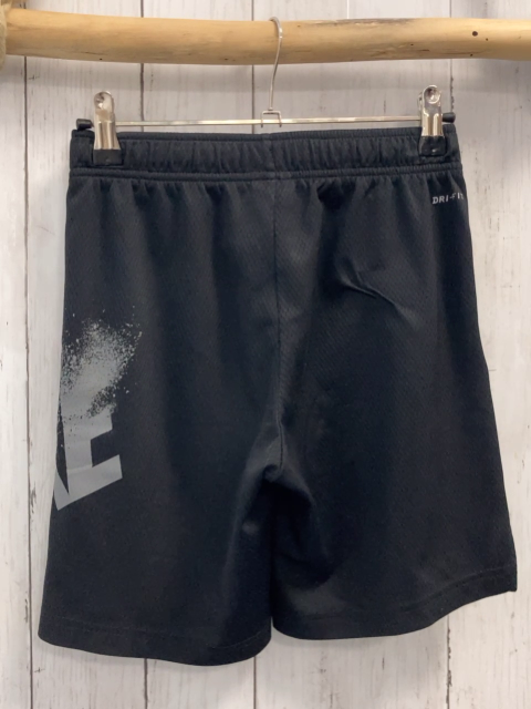 Nike  Sportshorts  Gr. 134/140  schwarz graue Schrift 