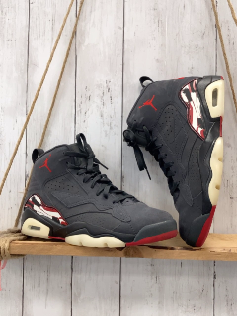 Jordan  Boots  Gr. 41  dunkelgrau rote Schrift + Label 