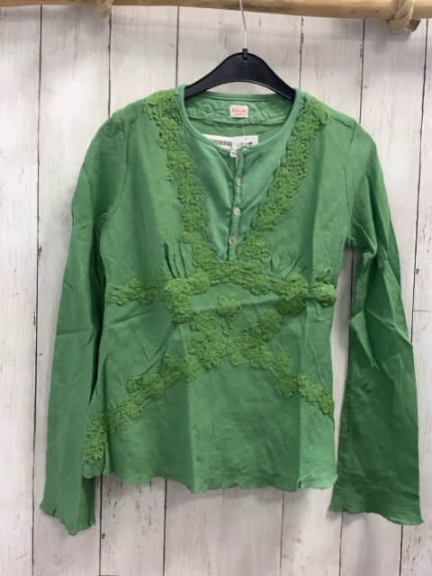 Nolita  Pullover  Gr. 140  grün mit Häkelblumen