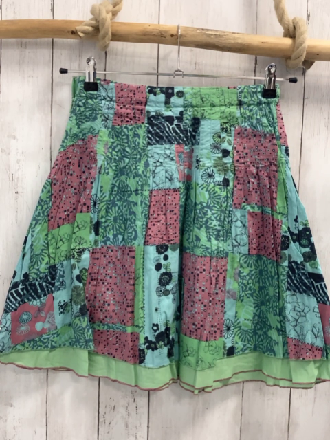 No No  Rock  Gr. 152  mint hellgrün altroQuadrate mit Blumen 