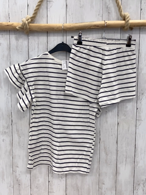 2tlg neu H&M  T-Shirt + Shorts  Gr. 140  weiß schwarze Streifen 