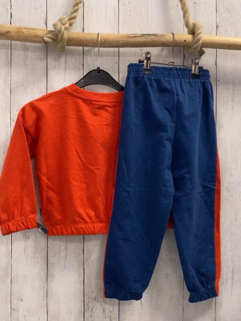 2tlg neu  Pullover + Jogginghose  Gr. 104  orange Schrift + blau orange Seitenstreifen 
