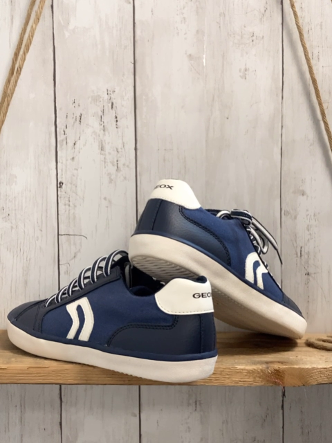 neu Geox  Schuhe  Gr. 38  dunkelblau marineblau weiße Ferse + Sohle