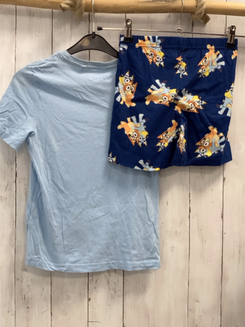 2tlg  T-Shirt + Shorts  Gr. 134  hellblau blau Tiere weiße Schrift Bluey 