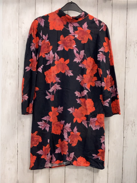 Zara  Kleid Gr, S schwarz rot dunkelrote Blumen hellgrau rote Blätter 