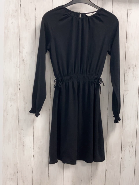 H&M Kleid  Gr. 158  schwarz im Gürtelbereich gesmokt 
