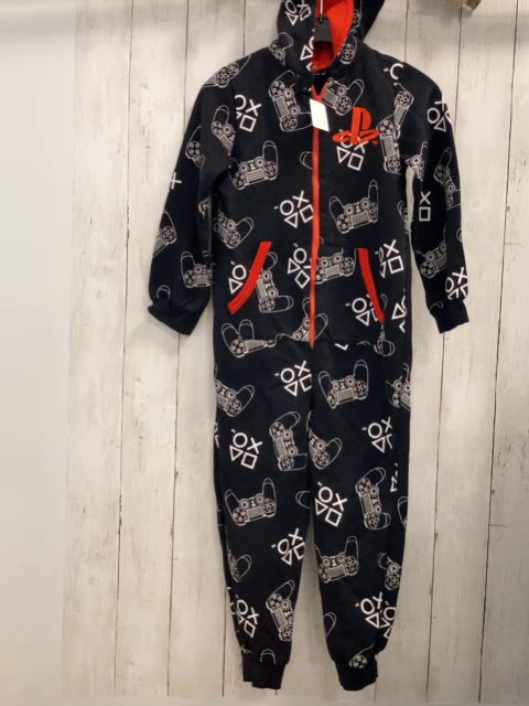   Overall Gr. 128  schwarz weiße Spielkonsolen Schrift rote Reißverschlüsse Kapuze 
