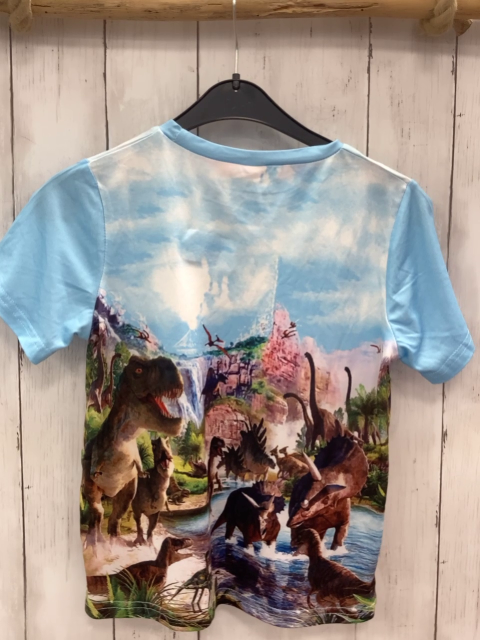   T-Shirt  Gr. 128  Dinos hellblauer Himmel mit weißen Wolken