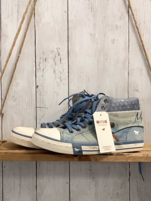 neu Mustang  Jeansboots  Gr. 40  hellblau Jeans Bund mit silber Steinen weiße hellblaue Sohle 