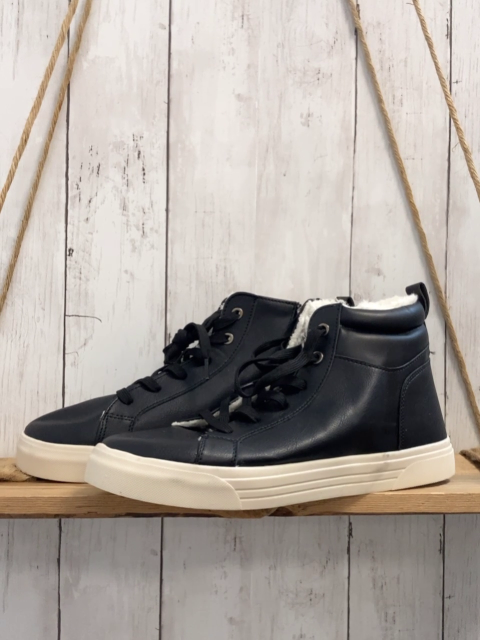   Boots Gr. 41  schwarz weißes Plüschfutter 