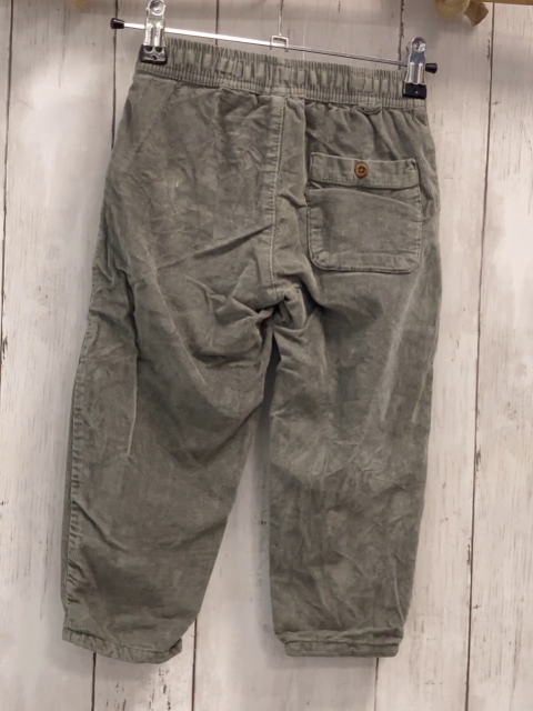 Zara  Hose  Gr. 104  kiwi Kord gefüttert 