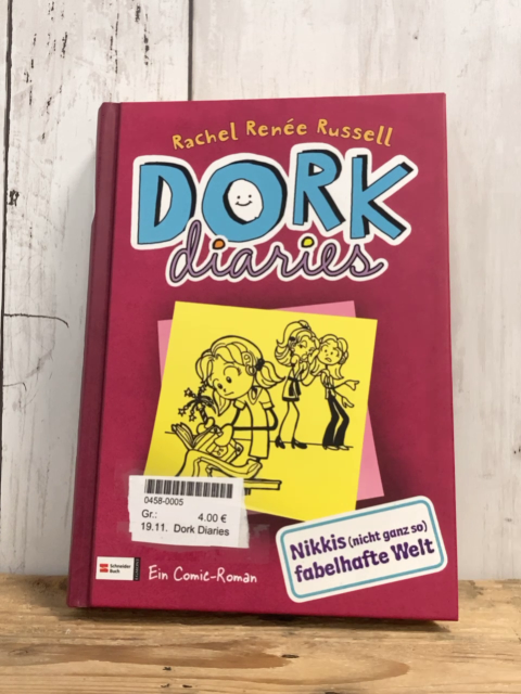 Dork Diaries  Buch Nikkis falbelhafte Welt 
