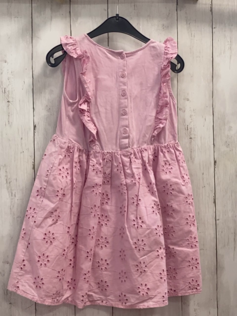   Kleid  Gr. 116  rosa mit Lochstickerei 