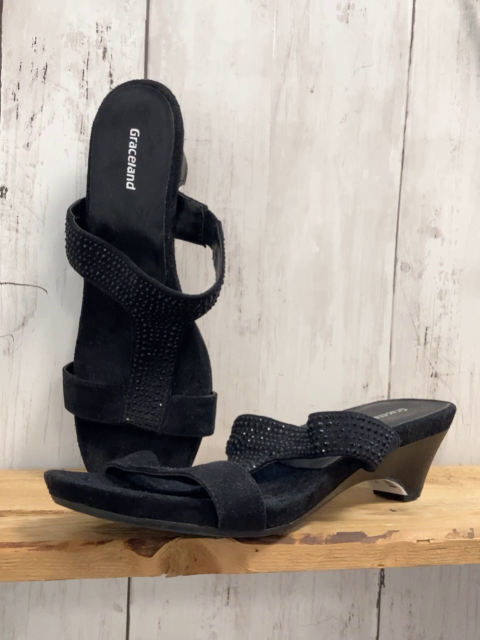 neu  Sandaletten  Gr. 38  schwarz mit Steinen 