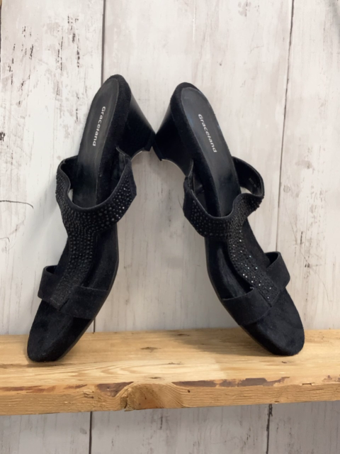 neu  Sandaletten  Gr. 38  schwarz mit Steinen 