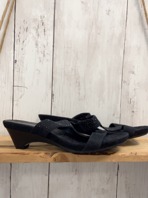neu  Sandaletten  Gr. 38  schwarz mit Steinen 