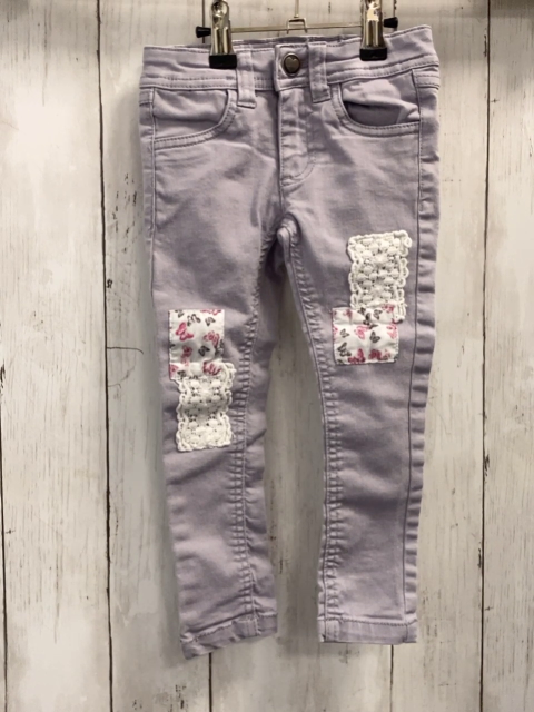 Dopodopo  Hose  Gr. 98  lavendel Aufnäher mit Schmetterlingen + Stickere Bund verstellbar 