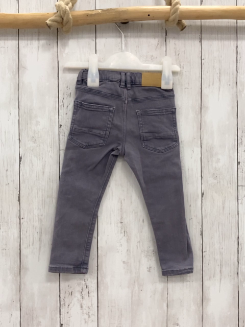 zara  Hose  Gr. 86  lila Bund verstellbar 