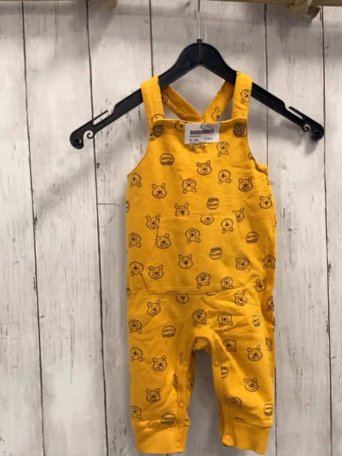 Disney  Latzhose  Gr. 68  mais Winnie Puuh Köpfe 