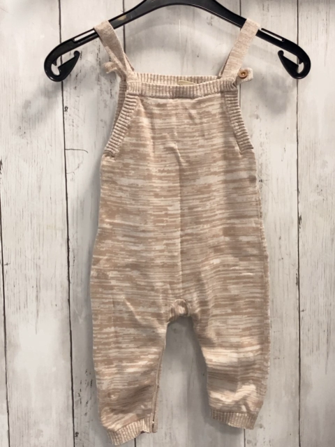 Alana  Latzhose  Gr. 74  beige weiß gemustert Strick