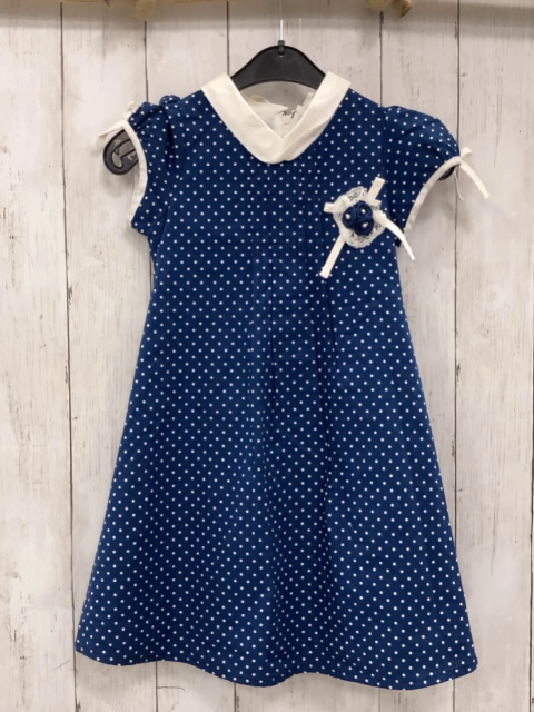Donita  Kleid  Gr. 110  blau weiße Punkte weißer Kragen Bund + Rosetten 