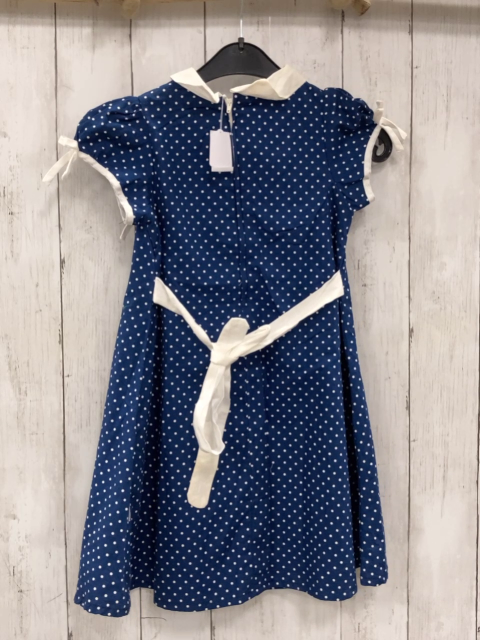 Donita  Kleid  Gr. 110  blau weiße Punkte weißer Kragen Bund + Rosetten 