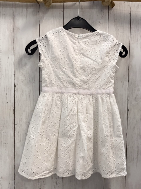 S´Oliver  Kleid  Gr. 104  weiß Lochstickerei 