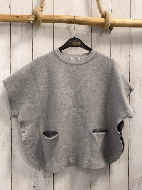 Okaidi Poncho  Gr. 140  hellgrau Strick