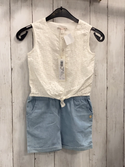 neu Esprit  Playsuit Gr. 104  weißes Oberteil mit Lochmuster Jeansshorts 