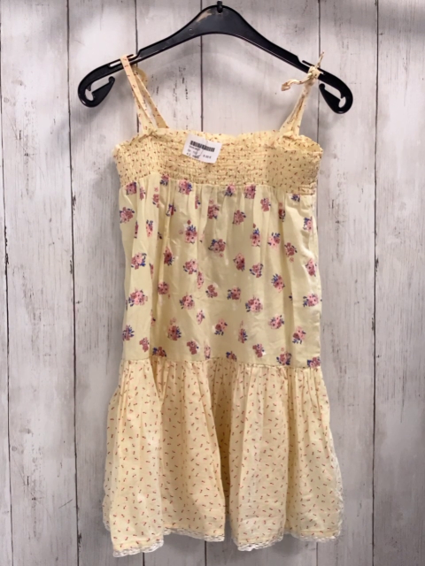 H&M  Kleid  Gr. 110  gelb Blumen gemoktes Oberteil 