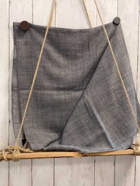 neu  Schaltuch  grau Herz aus bunten Steinen 