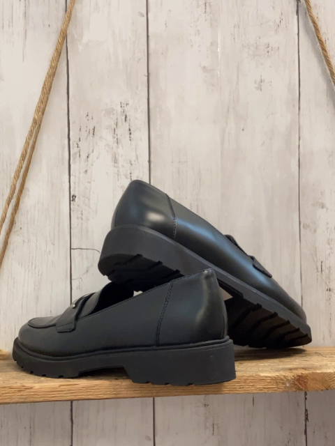  Schuhe  Gr. 38  schwarz silber Schnalle 