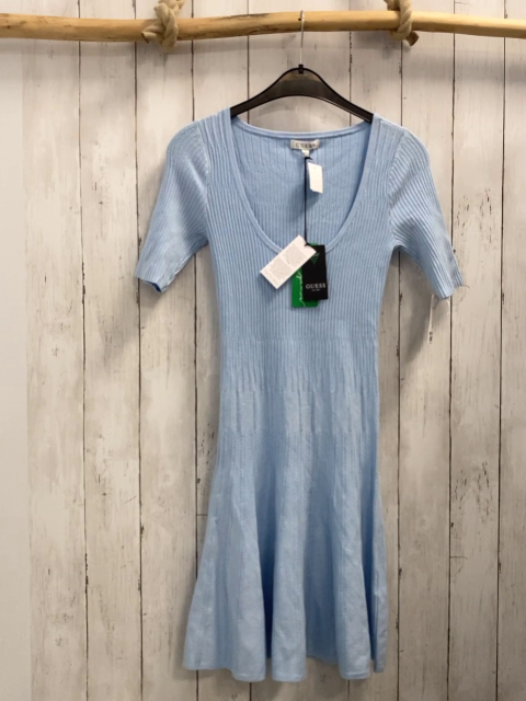 neu Guess  Kleid  Gr. S hellblau Strick Rippen 