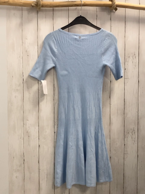 neu Guess  Kleid  Gr. S hellblau Strick Rippen 